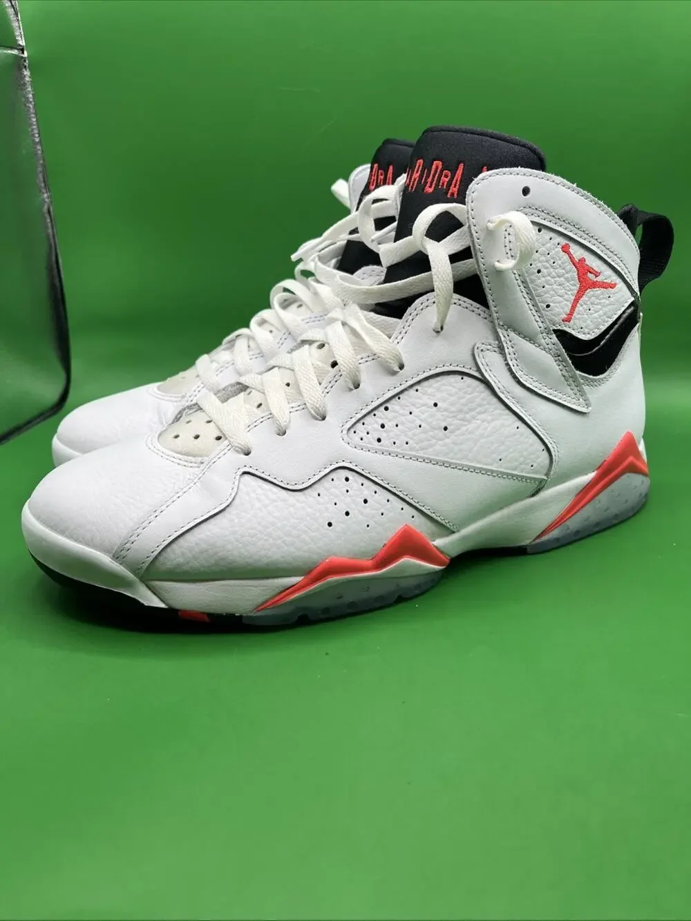 Air Jordan 7 Retro Men’s Size 10.5 White Infrared CU9307- 160 LACES HAVE STAIN